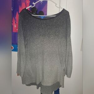 VERA WANG LONG SLEEVE SWEATER